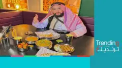 صانع محتوى ليبي يثير غضبا في السعودية بعد تقييمه أكلات أحد المطاعم الكبيرة