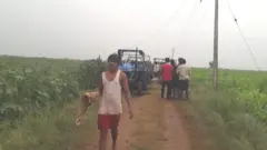 పొలంలోని ట్రాక్టర్