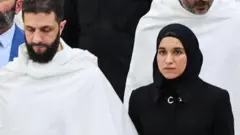 Shugaban riƙon Siriya Ahmed al-Sharaa da mai ɗakinsa Latifa sun yi aikin Umarah yayin wata ziyara zuwa Saudiyya a watan Fabarairu 