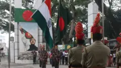 পেট্রাপোল সীমান্তে আনুষ্ঠানিক পতাকা মহড়া, ২০-১০-২০১৯।