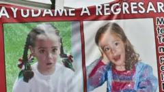Un cartel de búsqueda