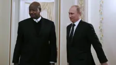 Museveni na Putin mu 2012