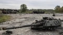 烏克蘭哈爾科夫地區留下的俄軍坦克