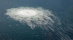 በባልቲክ ባህር ስር በተዘረጉት መስመሮች ፍንዳታ ምክንያት በባህሩ የላይኛው ክፍል ላይ የተፈጠረን መናወጥ የሚያሳይ ፎቶ