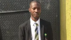 Kaareem Abiyodun Haabeebullah amma barsiisaadha