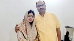 সৌরভকান্ত তিওয়ারি ও তার বাংলাদেশি স্ত্রী সোনিয়া আখতার