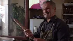 Хозяин кафе Боря