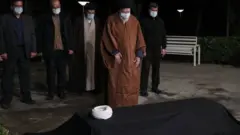 نماز میت آیت الله خامنه ای بر جنازه مصباح یزدی