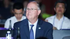 史蒂夫·賽門（Steve Simon)是世界女子網球協會的主席和總裁