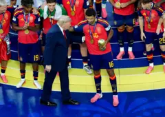 Donald Trump entrega la Copa del Mundo a Rodri el capitán español