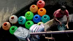 தவிக்கும் சென்னை: எங்கிருந்து எவ்வளவு தண்ணீர் கிடைக்கிறது?