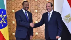 Abiy iyo Al-Sisi ayaa dhowr goor ka kulman xallinta khilaafkan, balse weli xaaladdii halkeeda ayey taagan tahay