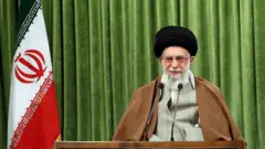 سخنرانی رهبر ایران در آغاز سال نو؛ سه ماه مانده به انتخابات ریاست جمهوری، خامنه‌ای می‌گوید فضای مجازی باید مدیریت شود