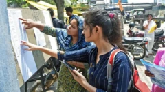நீட் தேர்வை மீண்டும் நடத்தக் கோரும் மாணவர்கள் : காரணம் என்ன? 