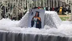 Picture from di burial 