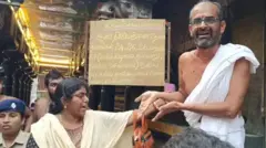 சிதம்பரம் நடராஜர் கோவில்: கனக சபை என்றால் என்ன? தீட்சிதர்கள் பதாகையை வைத்தது ஏன்? - முழு விவரம்