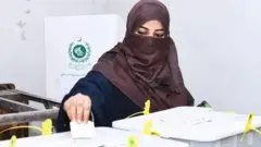 পাকিস্তানে নির্বাচন বিলম্বিত হতে পারে।