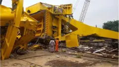 ஆந்திரா விசாகப்பட்டினம்: துறைமுகத்தில் கிரேன் கவிழ்ந்து 11பேர் பலி