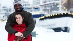 چمدان (۷): همه فقط می‌خواستند با شوهرم عکس بگیرند