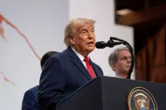 Donald Trump em coletiva de imprensa.
