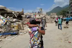 El panorama es devastador en La Guaira.