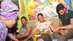 Gómìnà Fayemi ránṣẹ́ ìbánikẹ́dùn sí ẹbí akẹ́kọ̀ọ́ fásitì FUOYE méjì t'ọ́lọ́pàá pa nílùú Ọyẹ́ Ekiti