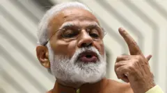 नरेंद्र मोदी