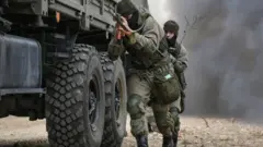 російські військові