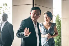 ပြီးခဲ့တဲ့နှစ် အနည်းငယ်က ဟောင်ကောင်မှာ လုပ်တဲ့ အငယ်ဆုံး သမီး မင်္ဂလာဆောင်ကို ရောက်လာတဲ့ သက်ဆင် ရှင်နာဝပ်