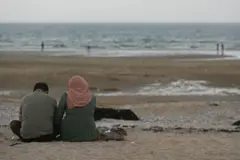 ਫਰੈਂਚ ਕੋਸਟ ਉੱਤੇ ਬੈਠੇ