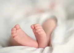 যুক্তরাজ্যে 'থ্রি পার্সন মেথড' ব্যবহার করে আটজন শিশুর জন্ম হয়েছে যারা মাইটোকন্ড্রিয়াল ডিজিজ মুক্ত বলে জানানো হয়েছে- প্রতীকী ছবি।