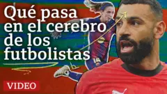 Dos jugadores de fúbol