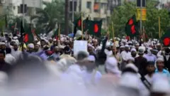 বাংলাদেশ খেলাফতে মজলিস নামে একটি ইসলামি সংগঠন বলছে, তারা ক্ষমতায় গেলে ভাস্কর্য না ভাঙ্গার কোন অবকাশ থাকবে না।