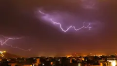 প্রতি বছরই বজ্রপাতে মানুষ মারা যাচ্ছে ভারতে