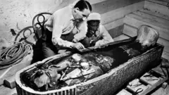 Howar Carter au tombeau de Toutankhamon