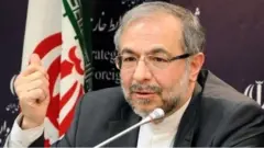 رسول موسوی مدیرکل وزارت خارجه ایران گفته است: "آمریکا با مجوز شورای امنیت به افغانستانی آمد"