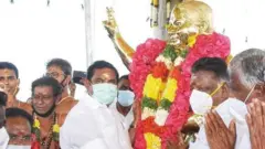 மதுரையில் எம்ஜிஆர் ஜெயலலிதா கோயில்: தேர்தல் நாடகமா?