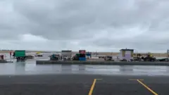 கரையைக் கடக்கத் தொடங்கியது காற்றழுத்த தாழ்வு மண்டலம் - வானிலை ஆய்வு மையம்