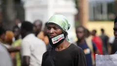 ተቃዋሚ ሰልፈኞቹ ትልልቅ ለውጦች እንዲደረጉ እየጠየቁ ነው