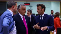 Макрон, Орбан