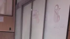 فائزه علی پور یکی از دارویش در توییتر خود خبر داده که چهار درویش اعتصاب غذا کرده در بیمارستان و پشت این در قرار دارند