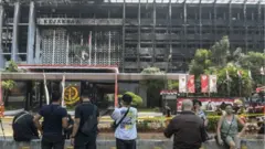 gedung kejaksaan agung terbakar