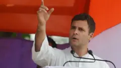 ભાષણ આપતા રાહુલ ગાંધી