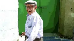 Stanovnik španskog sela Peksvesa