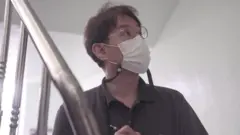 코로나19 감염 경로를 쫓아 시간과의 싸움을 벌이는 역학조사 요원들