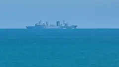 سفينة حربية صينية تبحر بالقرب من تايوان