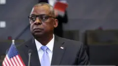 عکس آرشیوی از وزیر دفاع آمریکا پیش از سفر به منامه