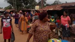 Ụmụnwaanyị Abba n'azụ ahịa
