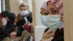 لقاح ضد كوفيد-19 يعمق الأزمة بين الإسرائيلين والفلسطينيين