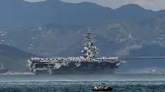 ዩ-ኤስ-ኤስ ሮናልድ ሬገን ኣብ ማያት ሆንግ ኮንግ፡ ጥቅምቲ 2, 2017